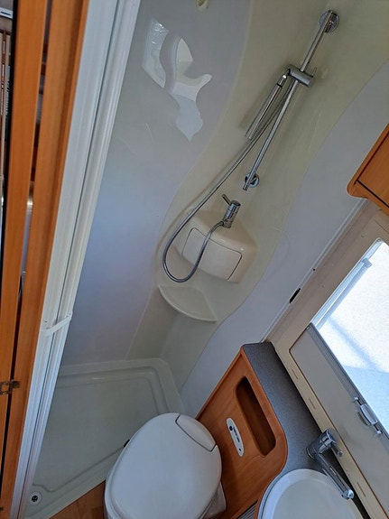 Adria A 690 DK Våningssäng + Alkov 25 of 30