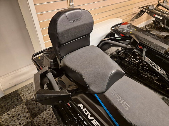 Polaris S4 INDY ADVENTURE 137 -24 5 of 6