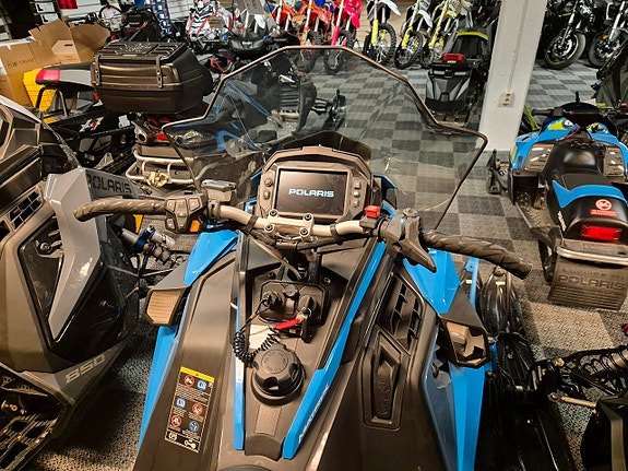 Polaris S4 INDY ADVENTURE 137 -24 3 of 6