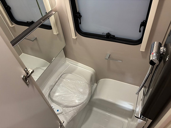 Adria ADORA 593 UK Barnkammare KAMPANJPRIS 8 of 8