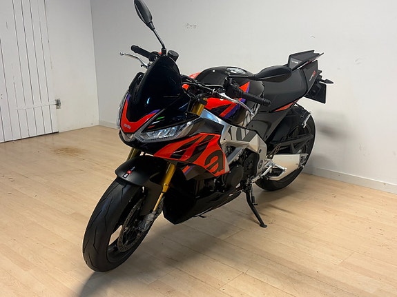 Aprilia Tuono V4 1100 Factory Endast 153 mil Omg Lev. ! 3 of 5