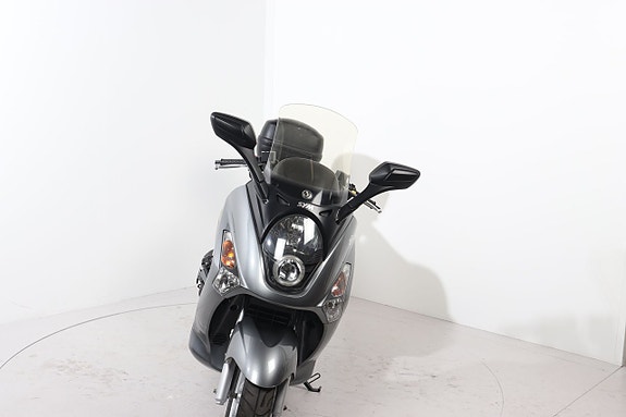 SYM GTS250i 3 of 5