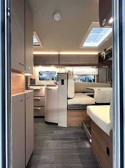 Knaus L!VE L!ve I 900 LEG 4 of 5