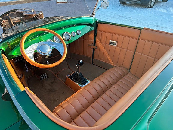 Ford De Luxe Phaeton 180A 10 of 11