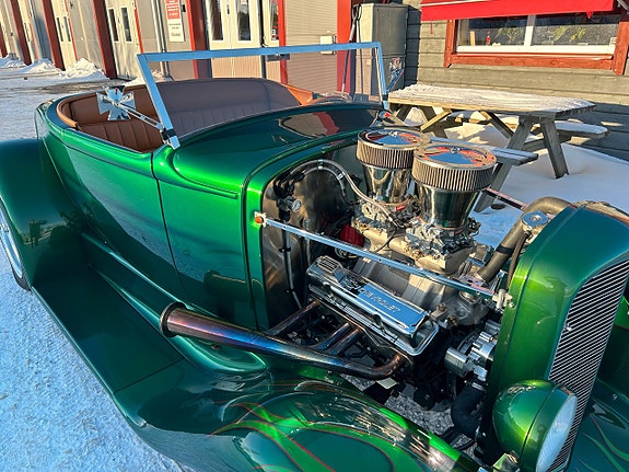 Ford De Luxe Phaeton 180A 9 of 11