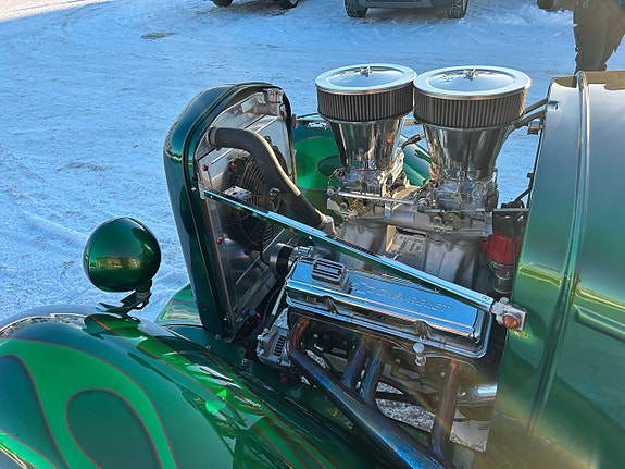 Ford De Luxe Phaeton 180A 8 of 11