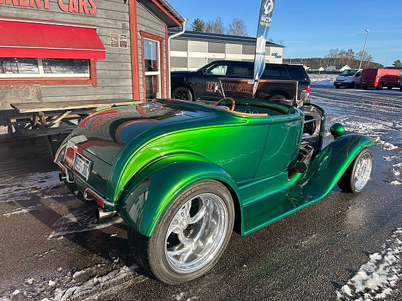 Ford De Luxe Phaeton 180A 3 of 5