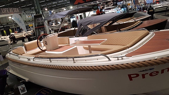 Carisma 600 Tender, finns att se i sjön, & i Säve 3 of 7