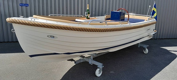 Carisma 600 Tender, finns att se i sjön, & i Säve 2 of 7