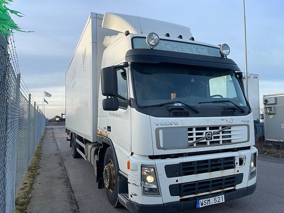 Skåpbil VOLVO  FM9 4*2