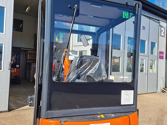 NY  HITACHI ZX19-6 2ton 2026  TILT & 3st SKOPOR  335.000:- 8 of 9