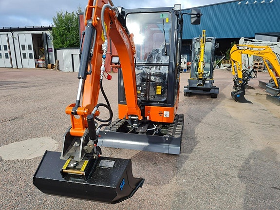 NY  HITACHI ZX19-6 2ton 2026  TILT & 3st SKOPOR  335.000:- 5 of 9