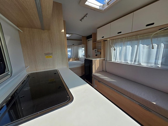 Adria Aviva 422 PY Dubbelbädd 5 of 16