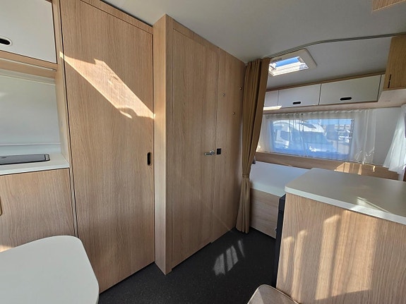 Adria Aviva 422 PY Dubbelbädd 10 of 16
