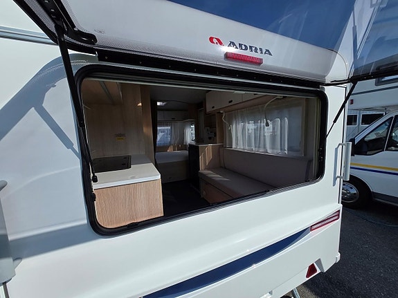 Adria Aviva 422 PY Dubbelbädd 4 of 16