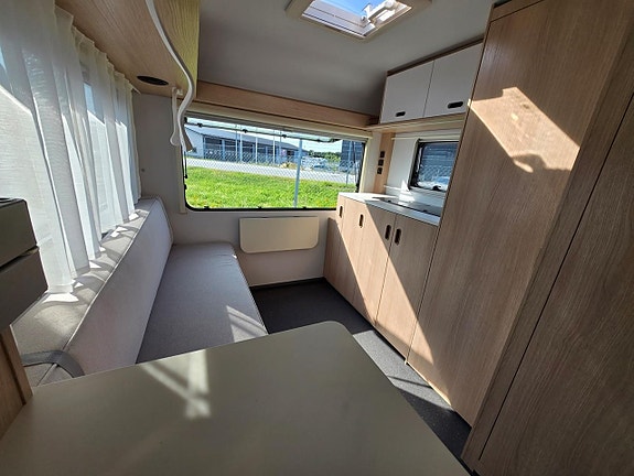 Adria Aviva 422 PY Dubbelbädd 8 of 16