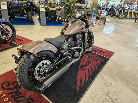Indian Scout Bobber Limited + Tech -25 2 of 4