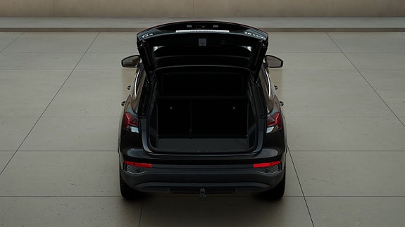 Audi Q4 e-tron 6 of 11