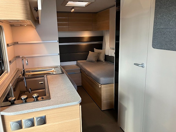 Adria Adora 502 UL / Alde / Långbäddar / Panorama fönster / 8 of 14
