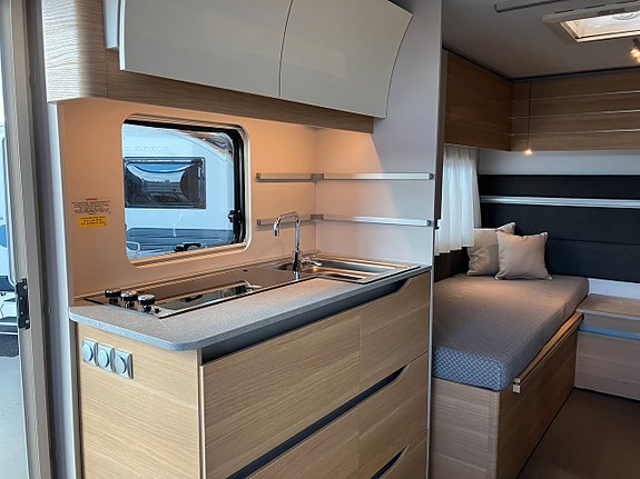 Adria Adora 502 UL / Alde / Långbäddar / Panorama fönster / 9 of 14