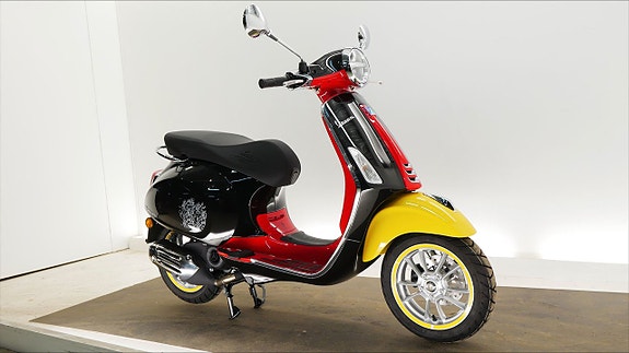 Vespa Primavera 50 Mickey Mouse Edition 2 of 5