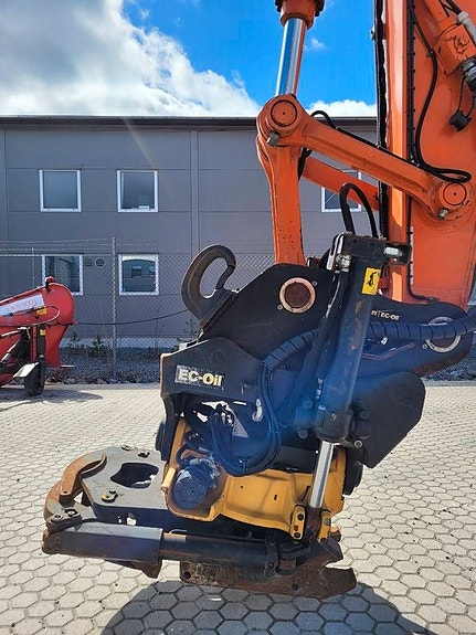 Hitachi ZX 225 US LC - 6 , Begagnad SÄLJES 5 of 24