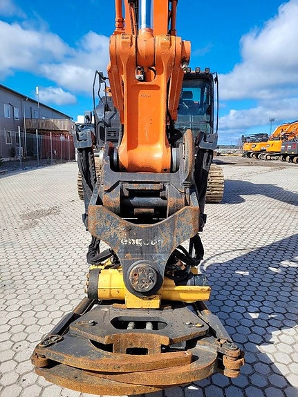Hitachi ZX 225 US LC - 6 , Begagnad SÄLJES 6 of 24