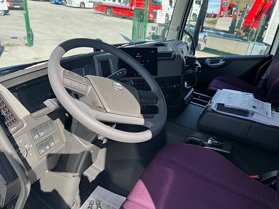 Volvo FM11 330 Skåp Öppningsbarsida MKT Utrustning 18 Pall 12 of 12