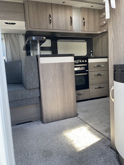 Hobby 620 CL Prestige Ventura Pacific D300 6 of 15