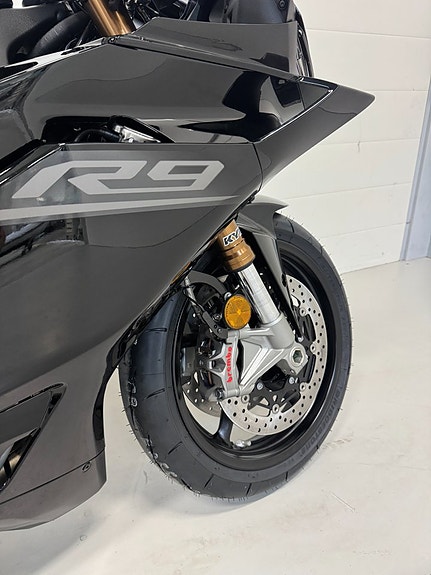 Yamaha YZF-R9 Svart *Leveransklar* 8 of 9