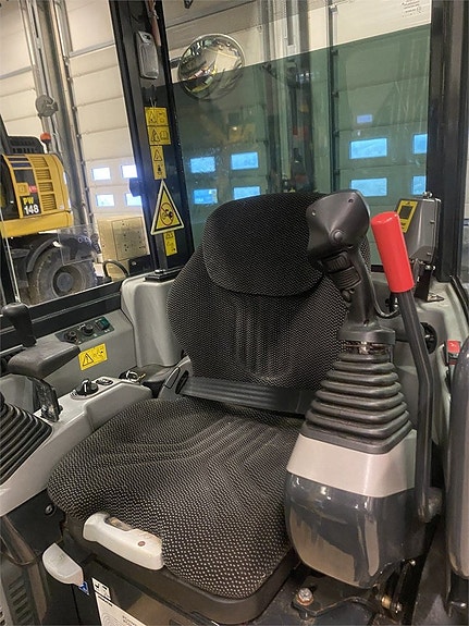 Komatsu PC55MR-5 6 of 8