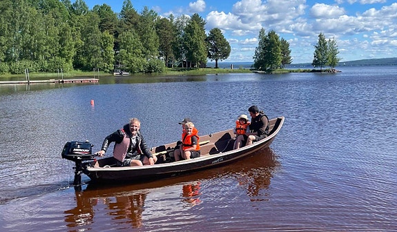 Suvi Finsk snabb och smidig roddbåt 4 of 7