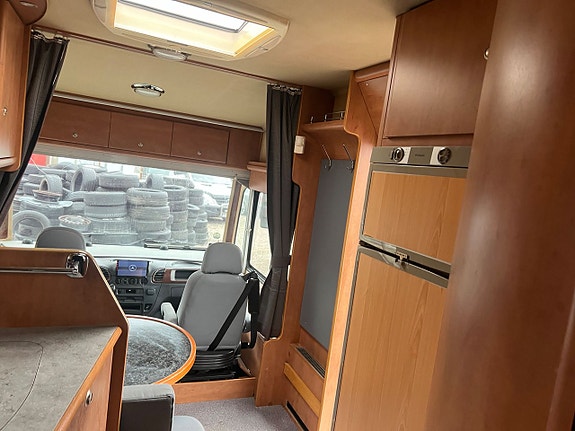Carthago 690 Mercedes Benz Rymlig Kvalitets husbil 12 of 27