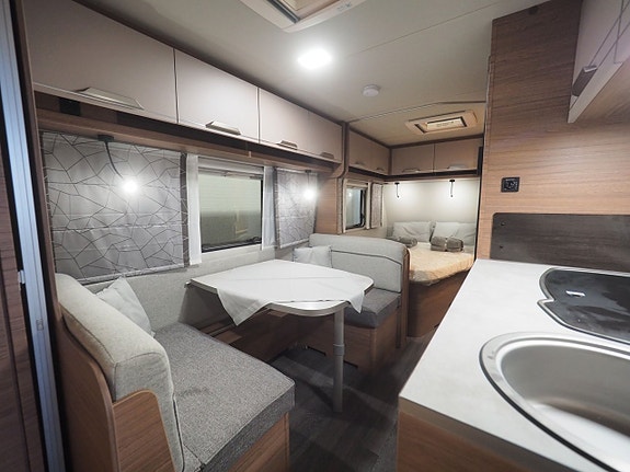 Knaus Sport 540 FDK Design-Paket I Golvvärme I AC eller Mover eller Förtält 4 of 5