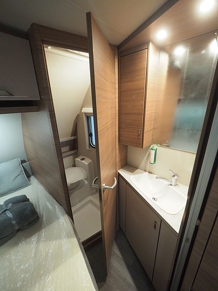 Knaus Sport 540 FDK DEMOUTFÖRSÄLJING 1866:-/mån I Design-Paket I Golvvärme 9 of 17