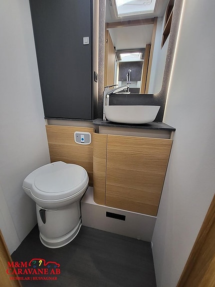 Adria Coral Plus 670 SL Långbäddar 10 of 17