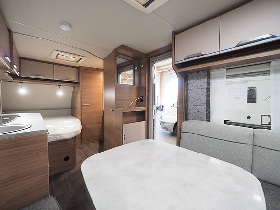 Knaus Sport 450 FU DEMOUTFÖRSÄLJING 1706:-/mån I Design-Paket 10 of 20