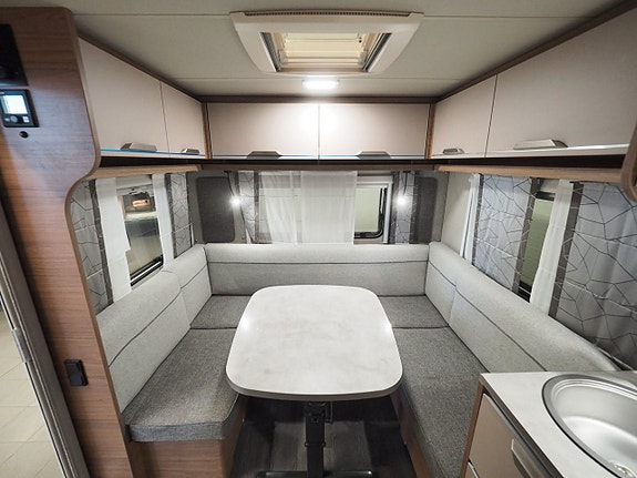Knaus Sport 450 FU DEMOUTFÖRSÄLJING 1706:-/mån I Design-Paket 9 of 20