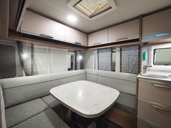 Knaus Sport 450 FU DEMOUTFÖRSÄLJING 1706:-/mån I Design-Paket 8 of 20