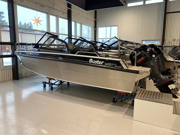 Buster XL VMAX & Yamaha F115 -25 10 of 12