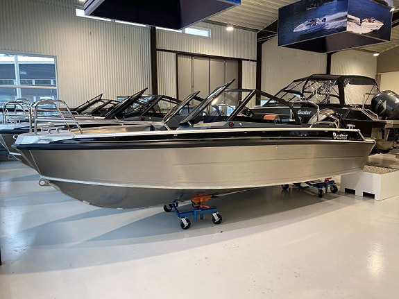 Buster XL VMAX & Yamaha F115 -25 11 of 12