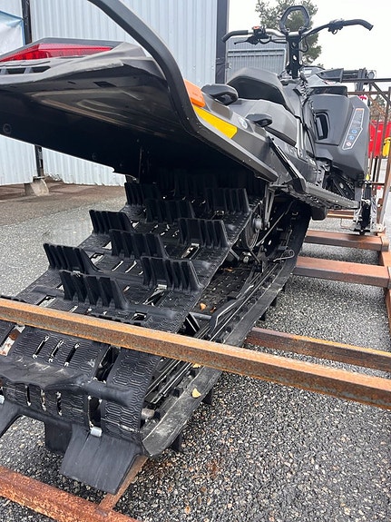 Ski-Doo Summit X 154 2 of 5