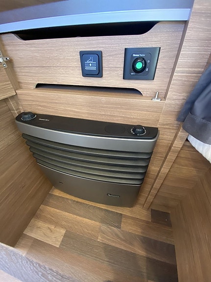 Weinsberg 390 QD Truma Ultraheat Lufttält 10 of 17