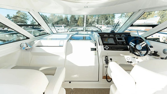 Sea Ray 450 Sundancer | 2x Cummins QSB480 29 of 30