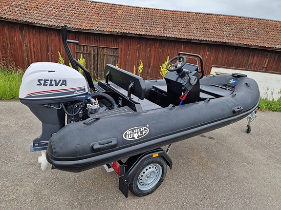 Black Wolf Aluminium RIB 390 med Selva Yamaha ink Hamnkapell