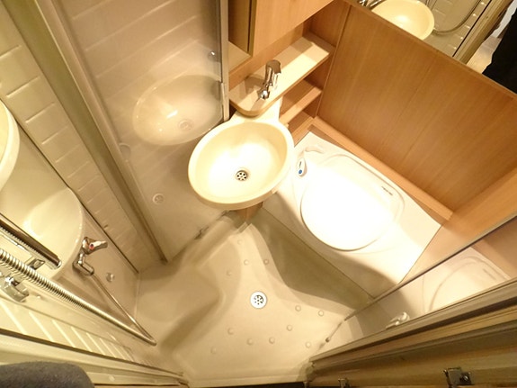 Bürstner T 569 "Dubbelsäng"2xAC"Endast 5,7 m" 8 of 19