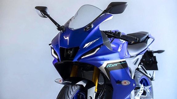Yamaha R125 2025 2 of 2