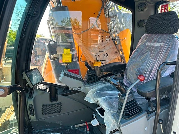 Liebherr R 930 G6 Tunnel 5 of 9