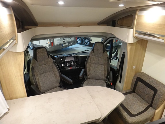 Knaus Sky Ti 700 MEG " Enkelsängar " Stort garage " Automat" 15 of 24