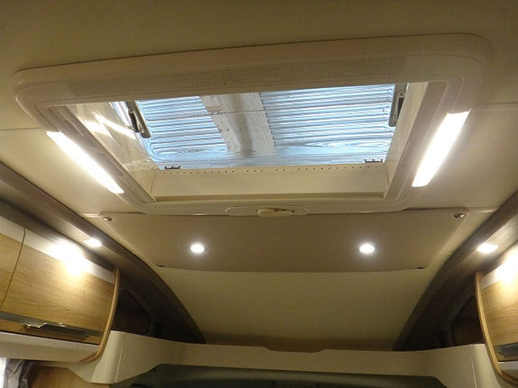 Knaus Sky Ti 700 MEG " Enkelsängar " Stort garage " Automat" 14 of 24